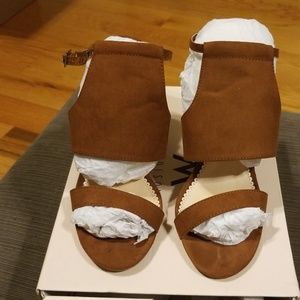 Brown opened toe heels